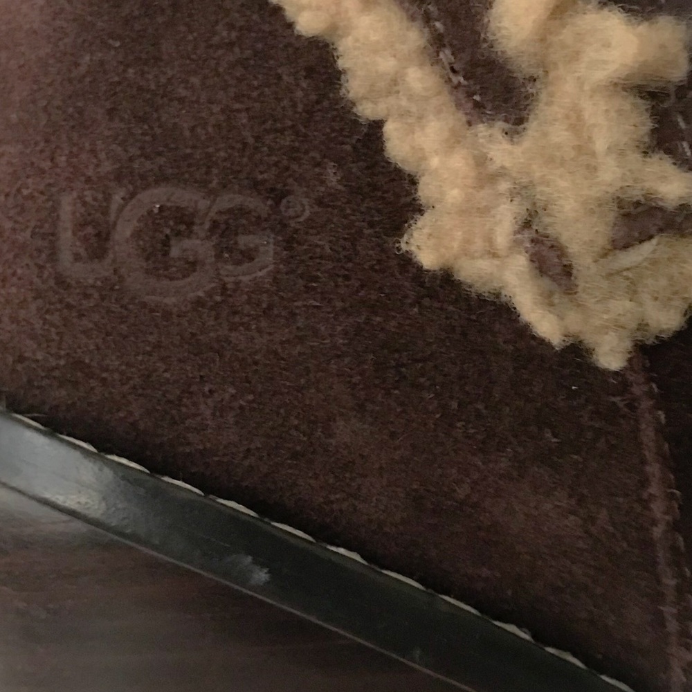 UGG - Picture 4 of 5